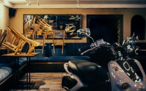 Robot Vacuums Navigating Complex Floor Plans