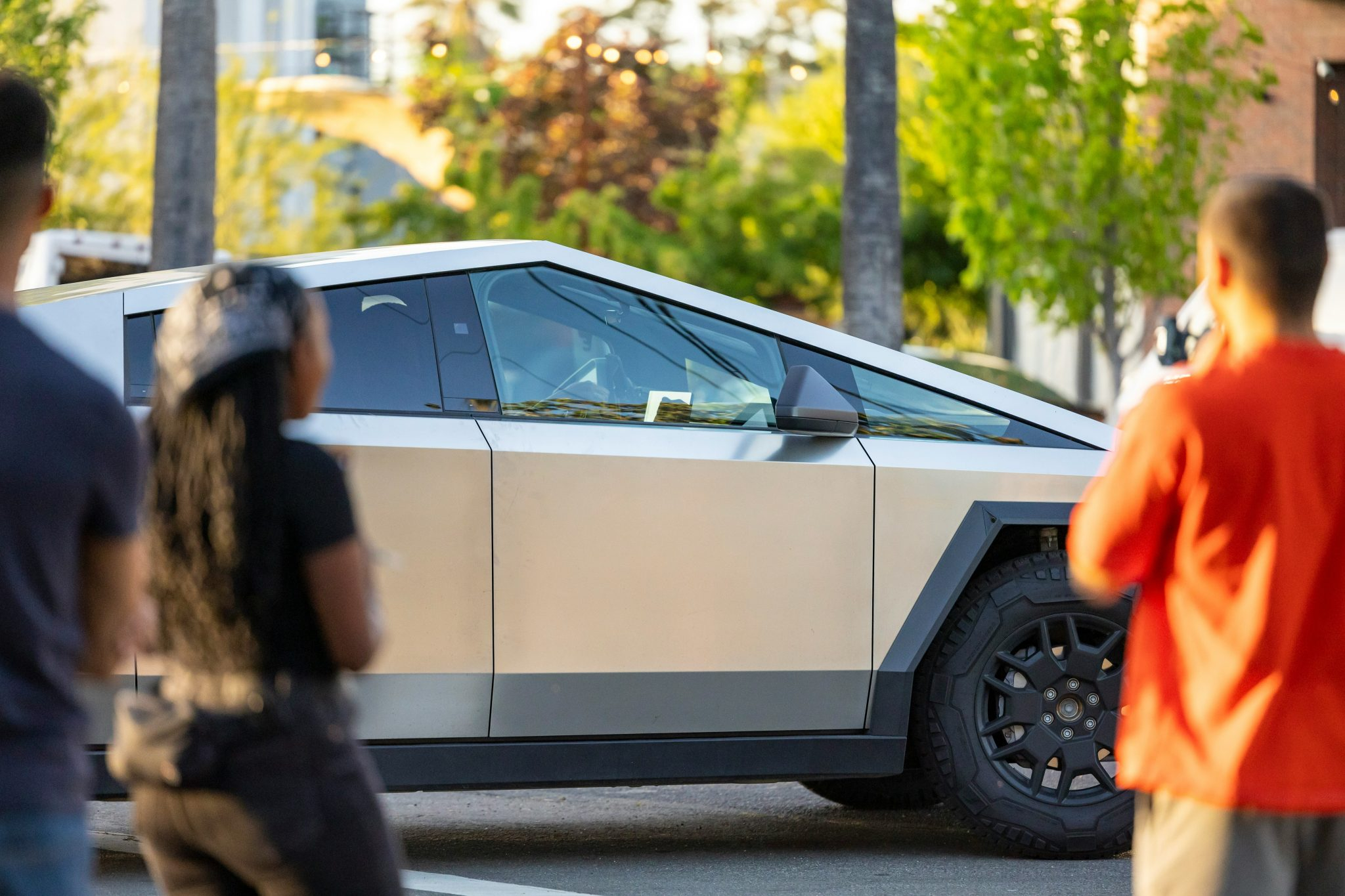 Driverless Valet Services Debut at Luxury Hotels